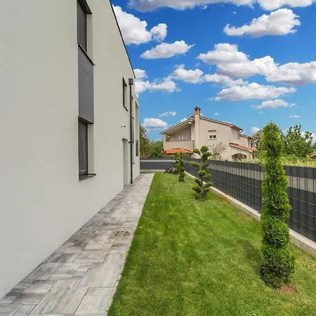 Mit Privatpool Fuer 6 Personen Ca 120 Qm In Pula-fondole, Istrien Istrische Riviera Holiday home