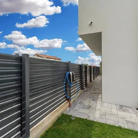 Holiday home Mit Privatpool Fuer 6 Personen Ca 120 Qm In Pula-fondole, Istrien Istrische Riviera Valbandon