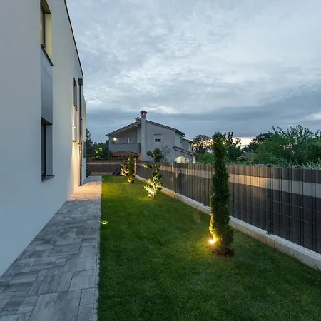 Mit Privatpool Fuer 6 Personen Ca 120 Qm In Pula-fondole, Istrien Istrische Riviera Holiday home